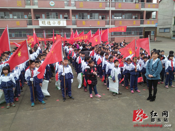 黑田铺镇双泉明德小学环境卫生宣传感召力强