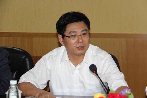 中国统一战线杂志社来我县采访调研