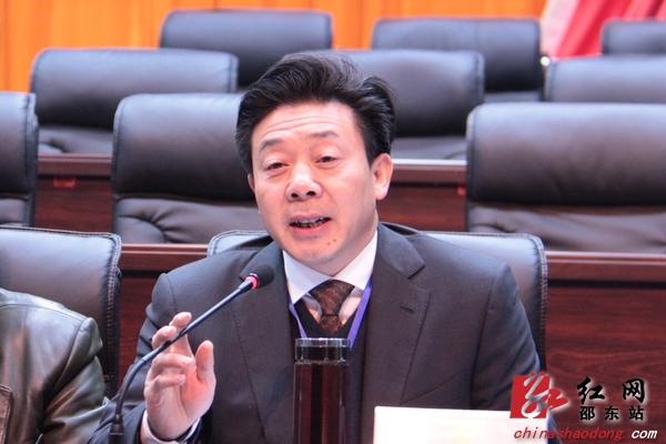 县十六届人大一次会议党员代表大会召开