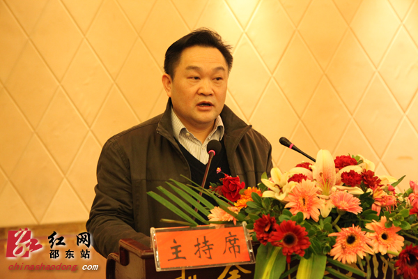 邵东县委副书记王定松主持签约仪式邵东星沙物流项目法人代表尹国杰在